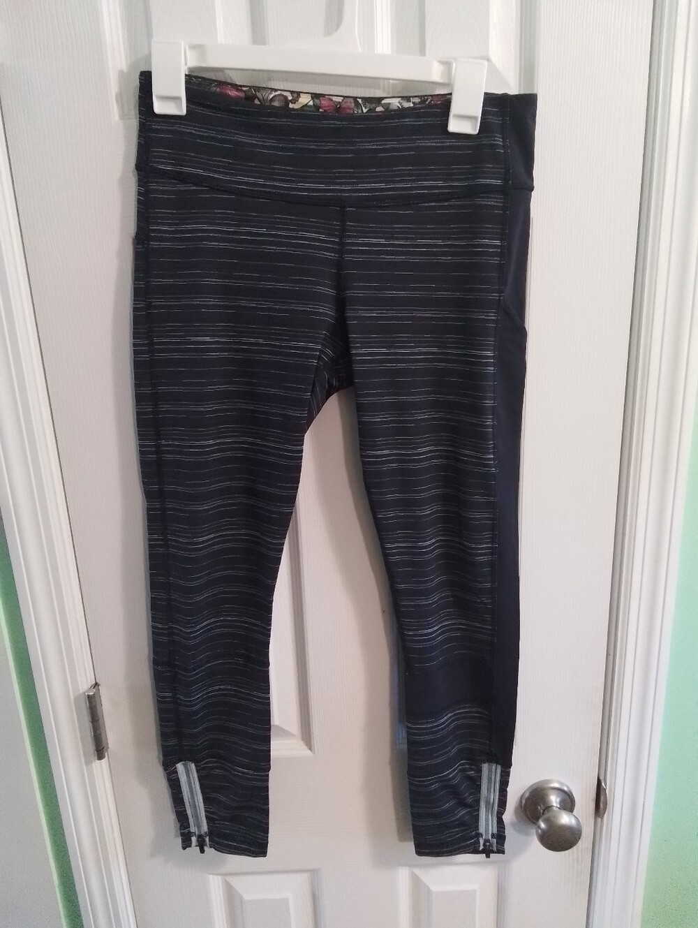 Lululemon Run The World 7/8 Tight Leggings